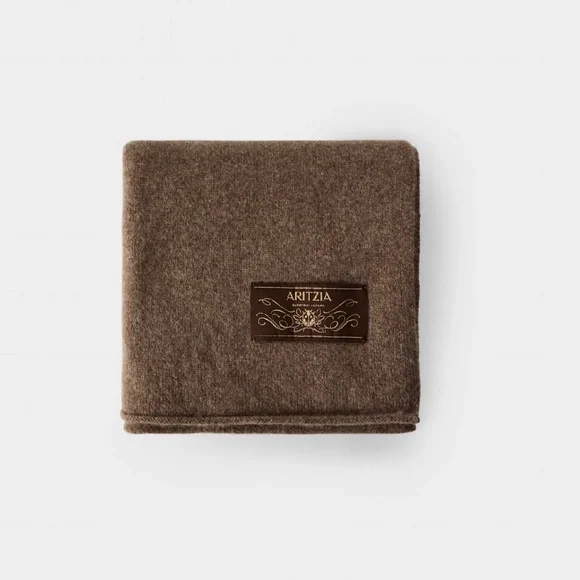 Aritzia Cashmere Scarf in Chocolate - Picture 2 of 2